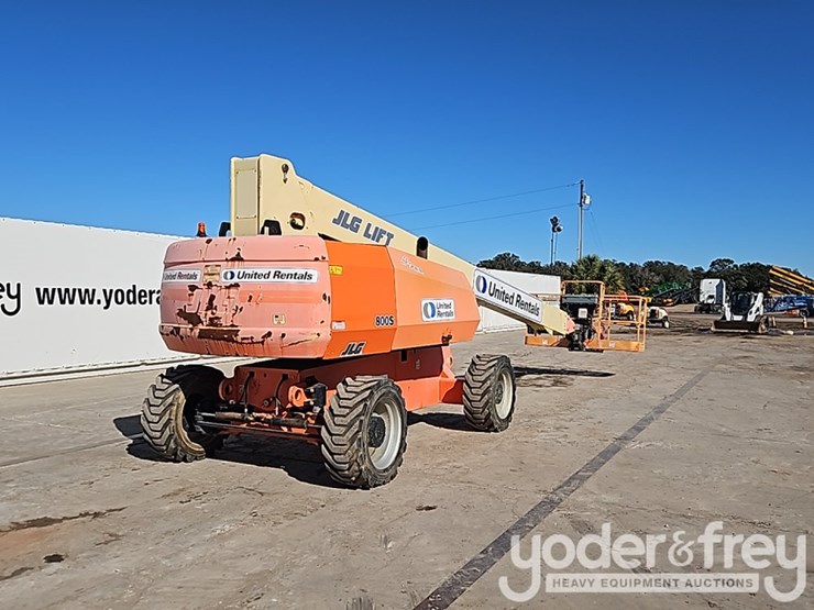 2016-jlg-800s-image-4