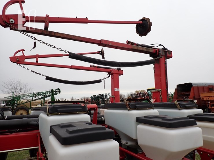 2007-white-8186-image-12