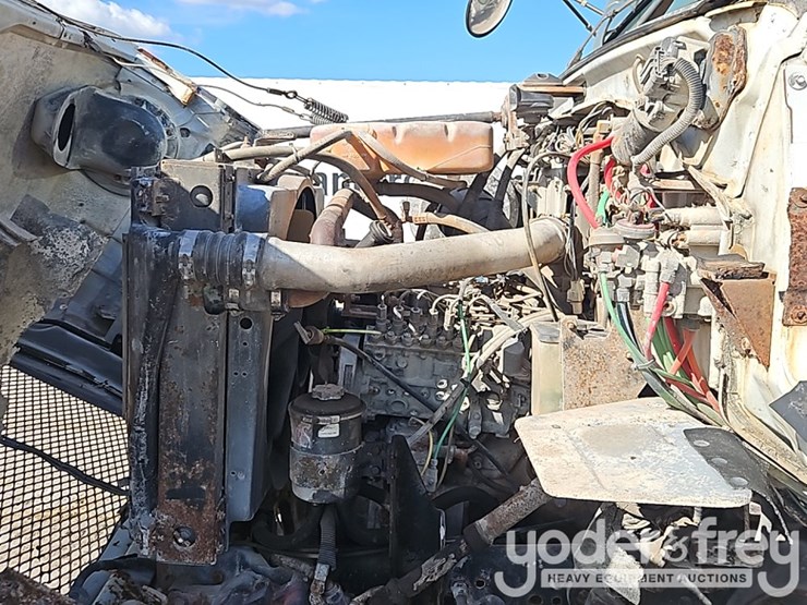 1995-ford-l8000-image-22