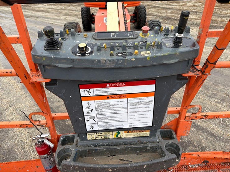 jlg-400s-image-10