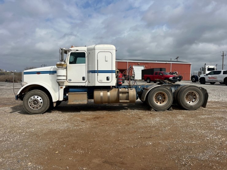 2013-peterbilt-367-image-8