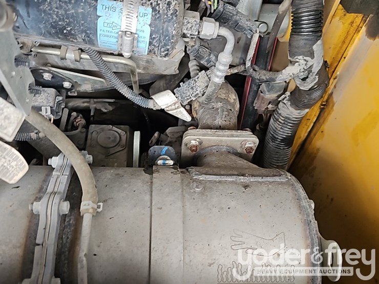 2024-deere-325g-image-22