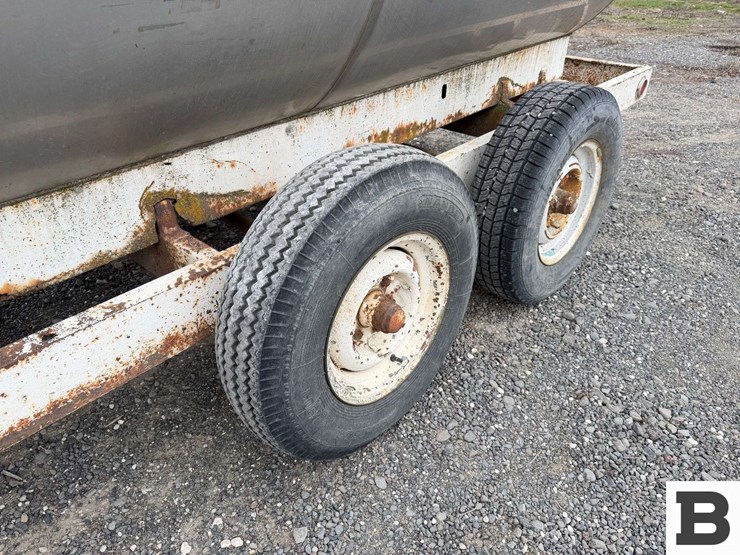 chemigation-trailer-w/-custom-applicator-image-14