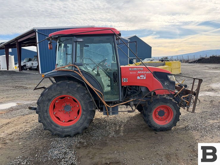 2016-kubota-m8540hd-image-6