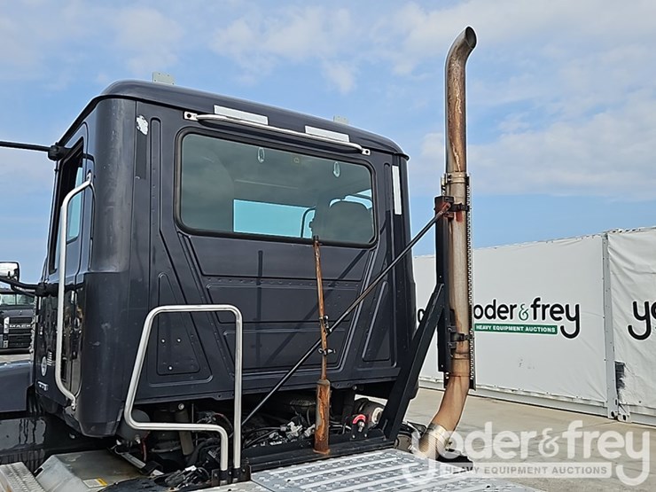 2020-mack-mack-anthem-t64-6x4-truck-tractor,-day-cab,-mp-7-425hp-diesel-engine,-automatic-m-drive-transmission-image-24