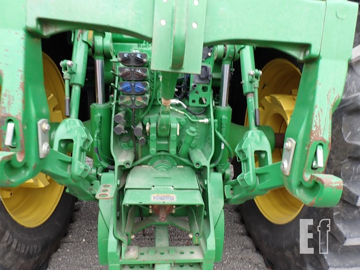 john-deere-8260r-image-10
