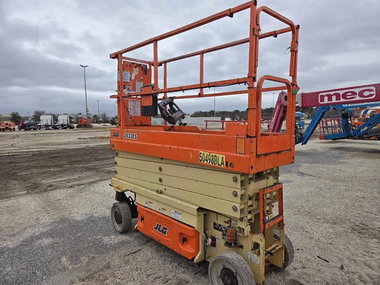 2017-jlg-2632es-image-4