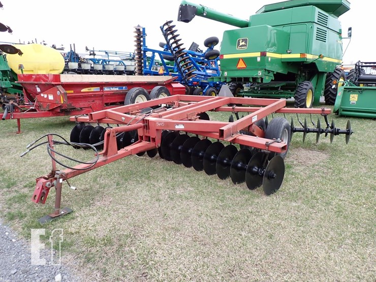 case-ih-3800-image-2