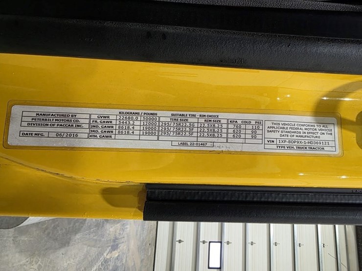 2017-peterbilt-579-image-20