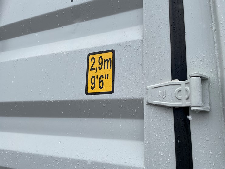 #2025-•-40'-high-cube-shipping-container-image-8