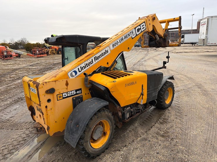 2017-jcb-525-60-image-4