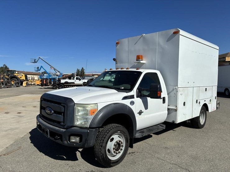 2012-ford-f550-xlt-image-1