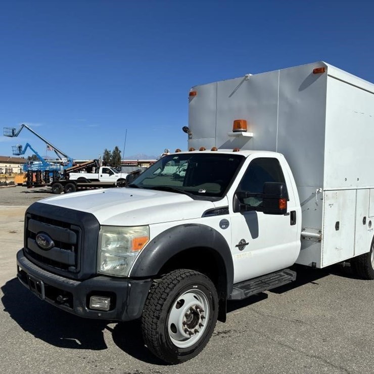 2012 FORD F550 XLT
