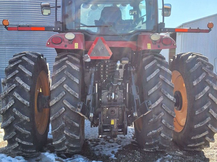 2017-versatile-260-image-12