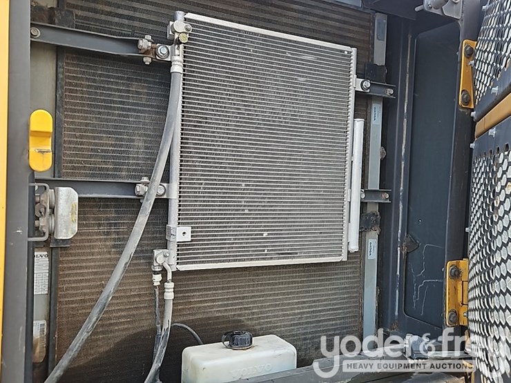 2020-volvo-ec200el-image-35