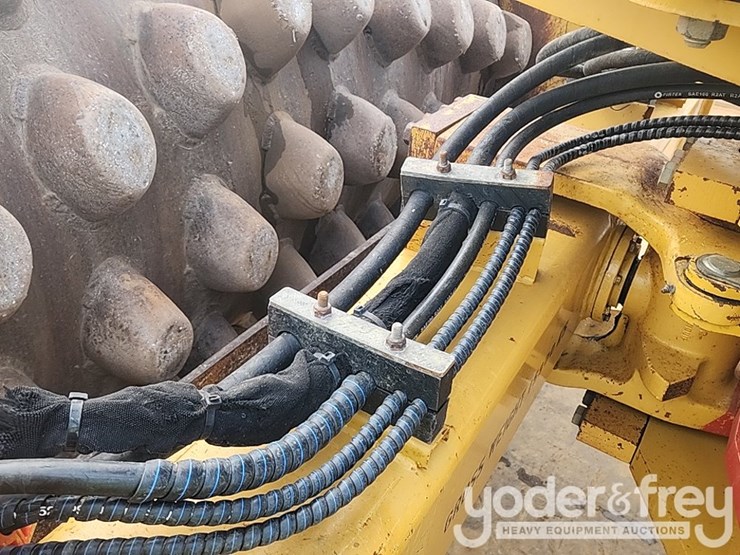 2011-caterpillar-cp74-image-15