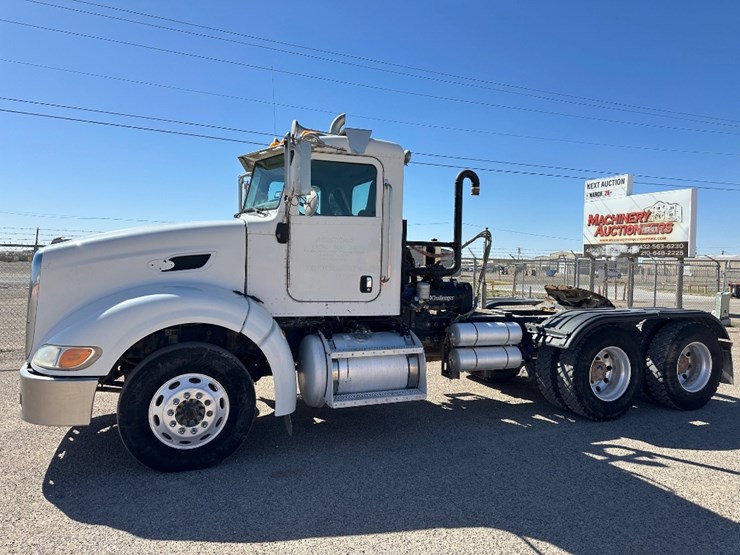 2012-peterbilt-386-image-1
