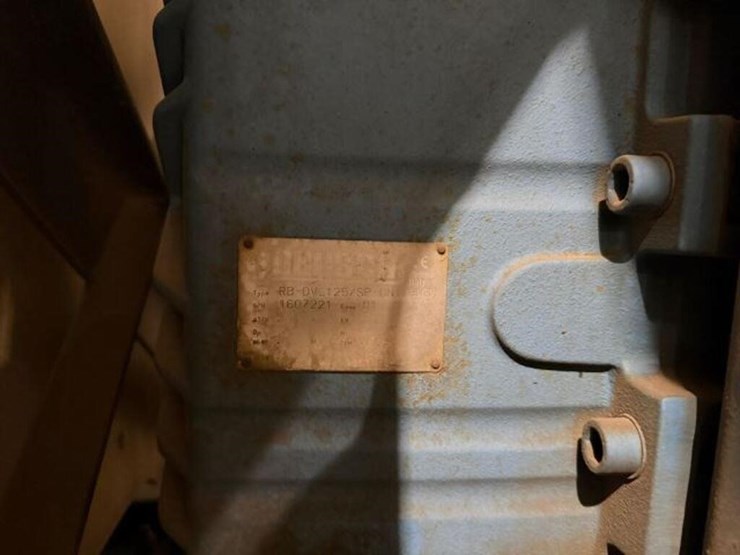 2017-peterbilt-567-image-71