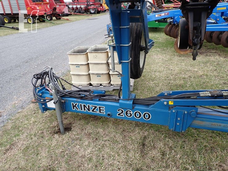 kinze-2600-image-13