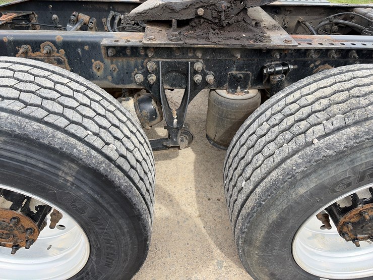 2013-international-prostar-image-10