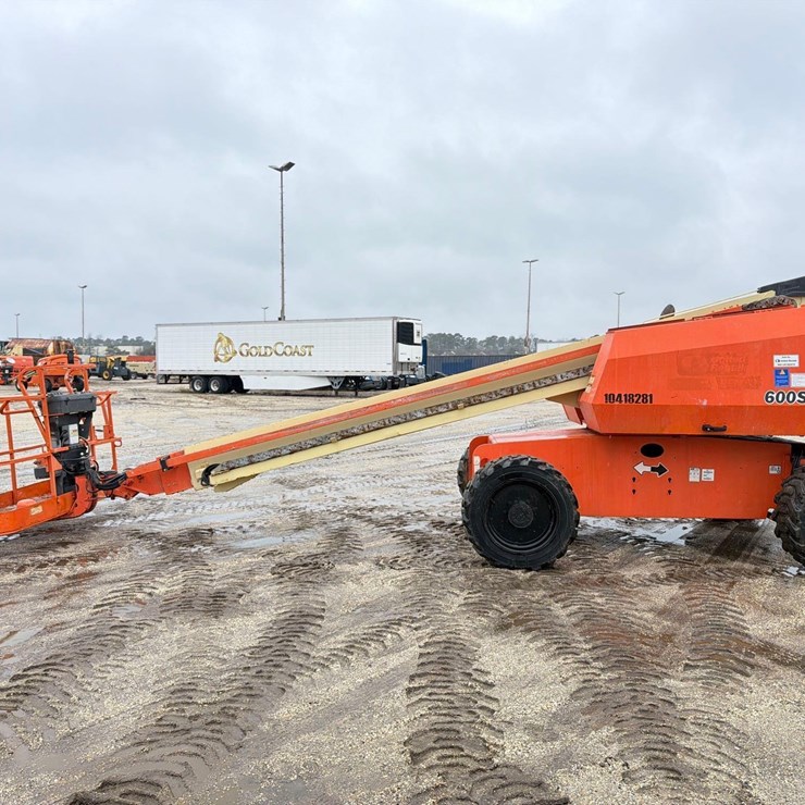 JLG 600S