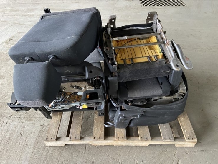 2015-ford-explorer-image-2