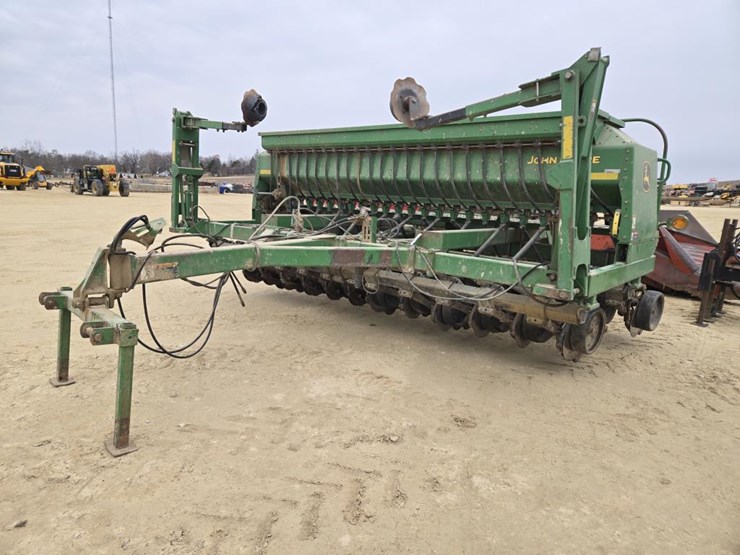 john-deere-1590-image-1