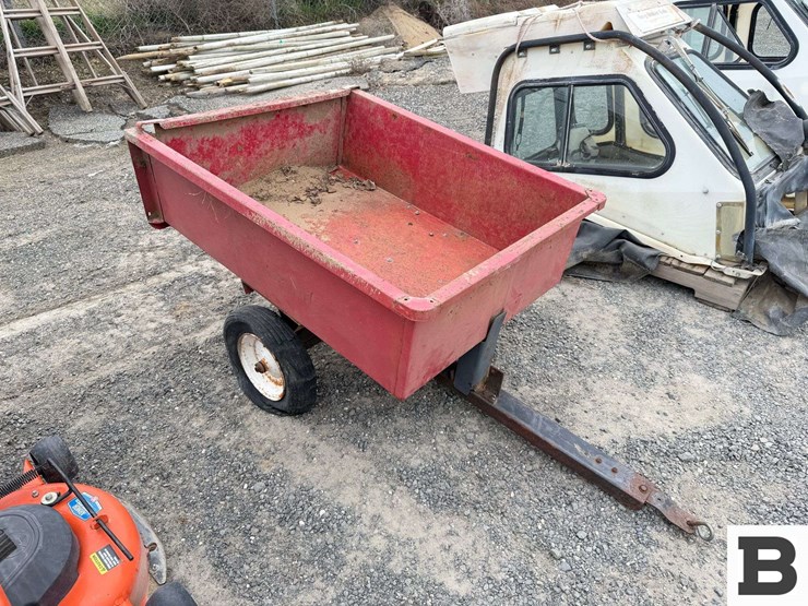 42"-lawn-dump-cart-image-4