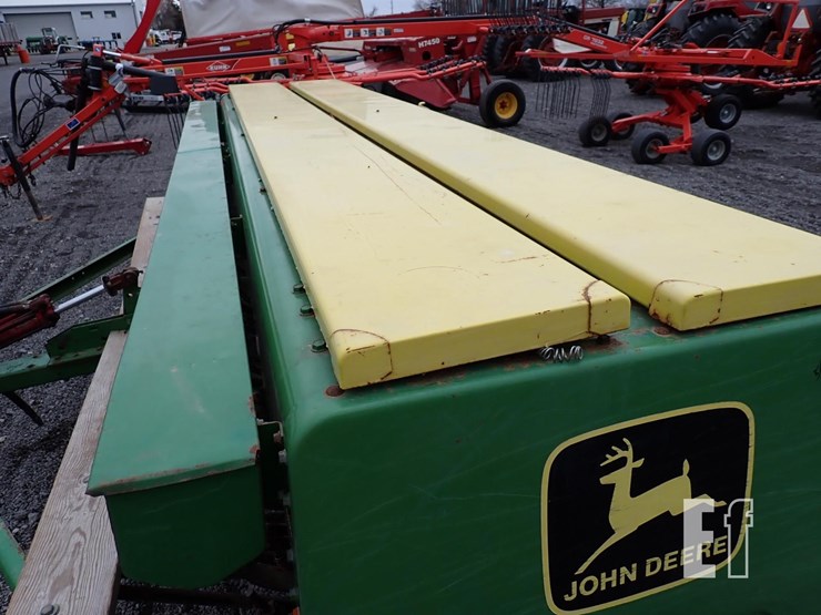 john-deere-8300-image-4