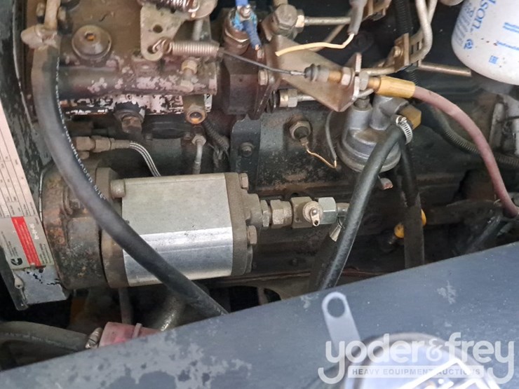 benford-6-ton-swivel-skip-dumper,-roll-bar-image-41