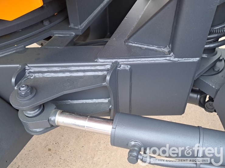 benford-6-ton-swivel-skip-dumper,-roll-bar-image-14