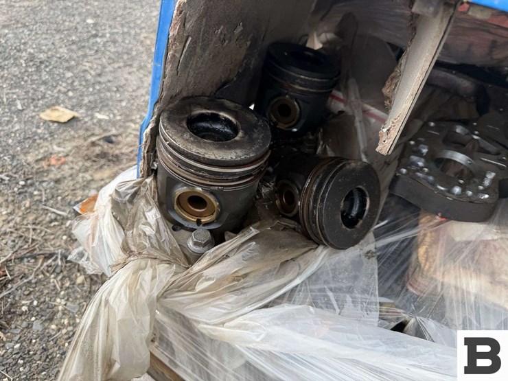 new-holland-tn75vas-tractor---parts-image-7