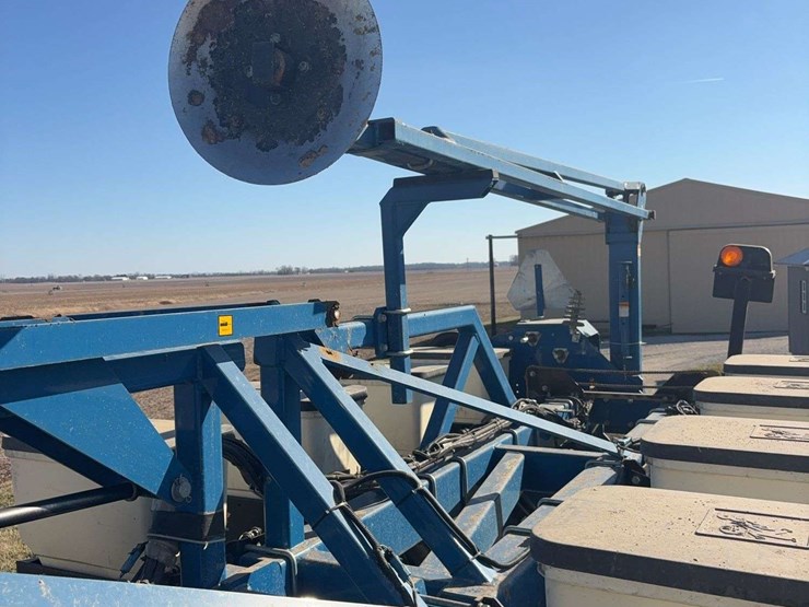 2009-kinze-3600-image-18