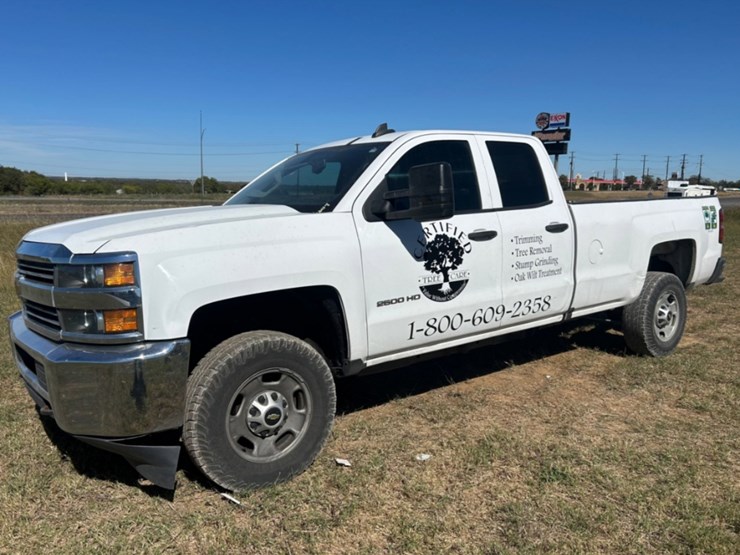2017-chevrolet-silverado-2500hd-image-1