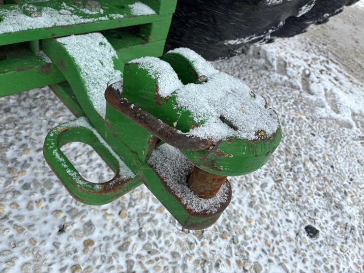 2011-john-deere-8335r-image-25