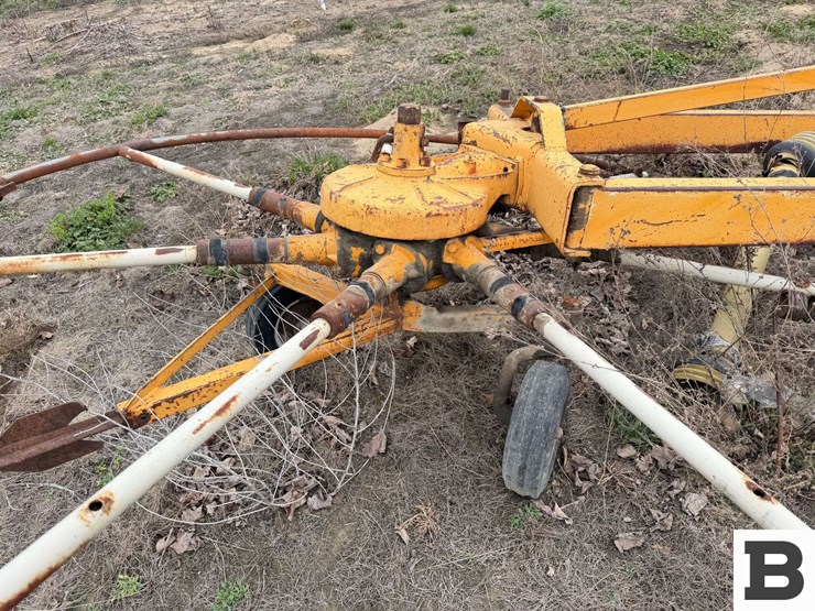 girorami-g220bl-rotary-orchard-rake-image-4