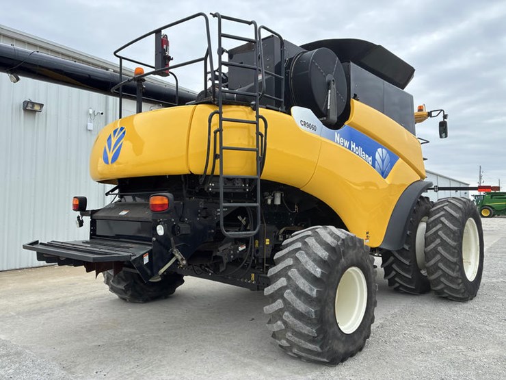 2009-new-holland-cr9060-image-6