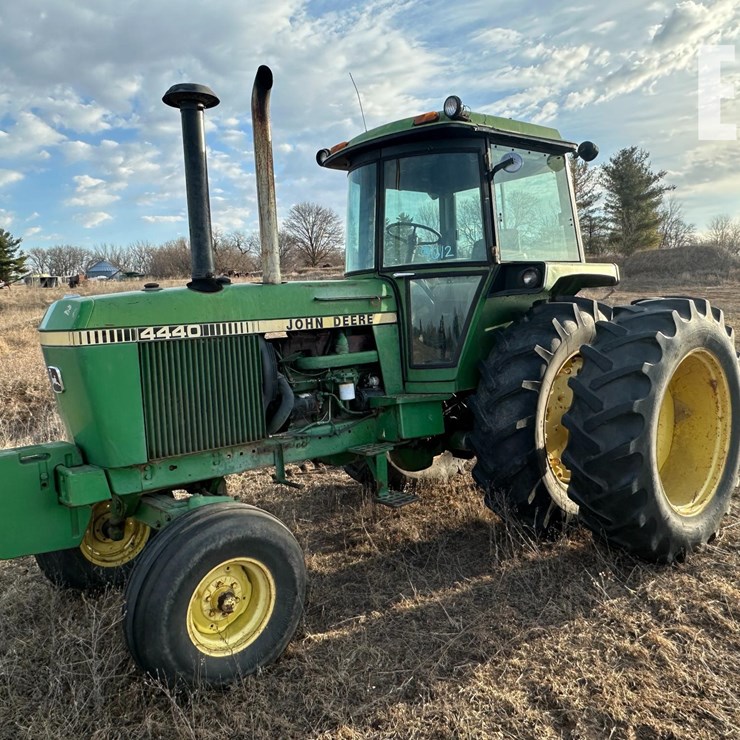 JOHN DEERE 4440