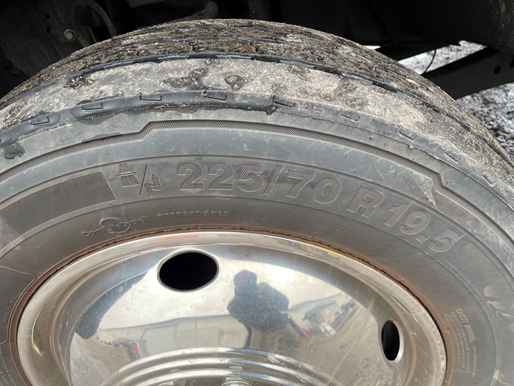 2014-ford-f550-xl-image-10