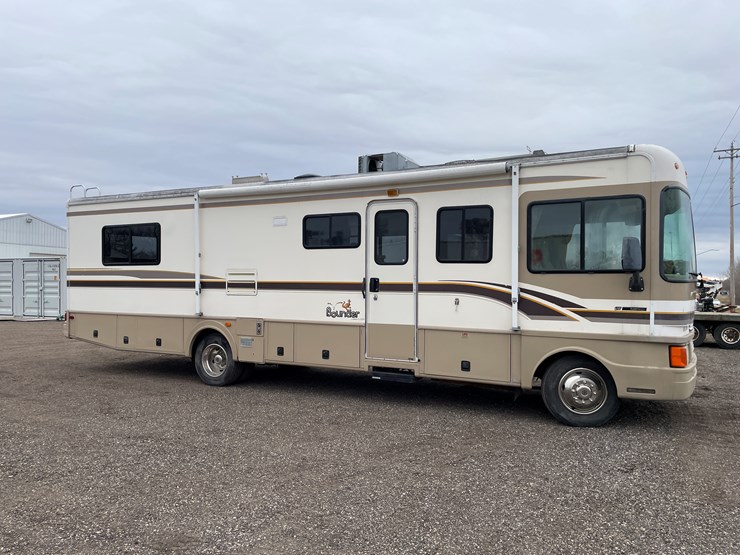 #2026-•-1999-ford-fleetwood-bounder-32h-rv-(has-wi-title)-image-4