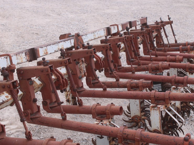 #1047-•-lilliston-8-row-field-cultivator-image-14