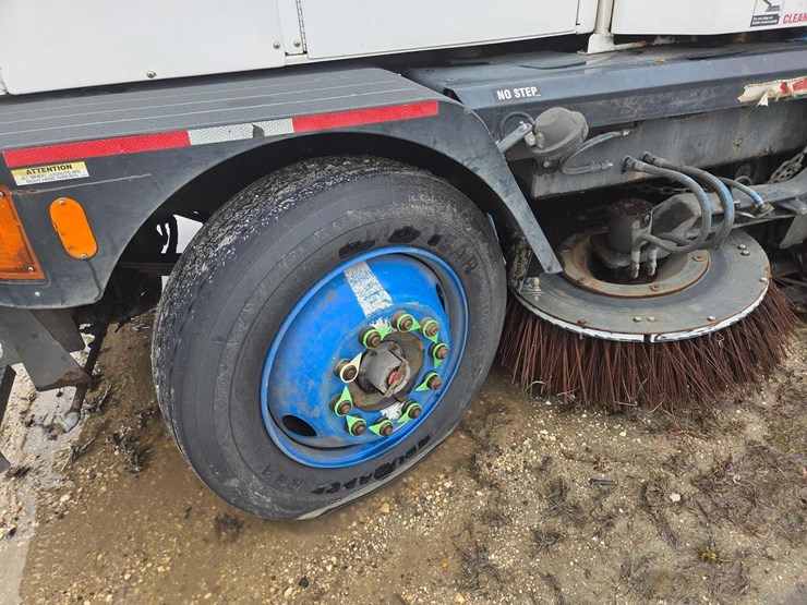 global-m4-sweeper-image-10