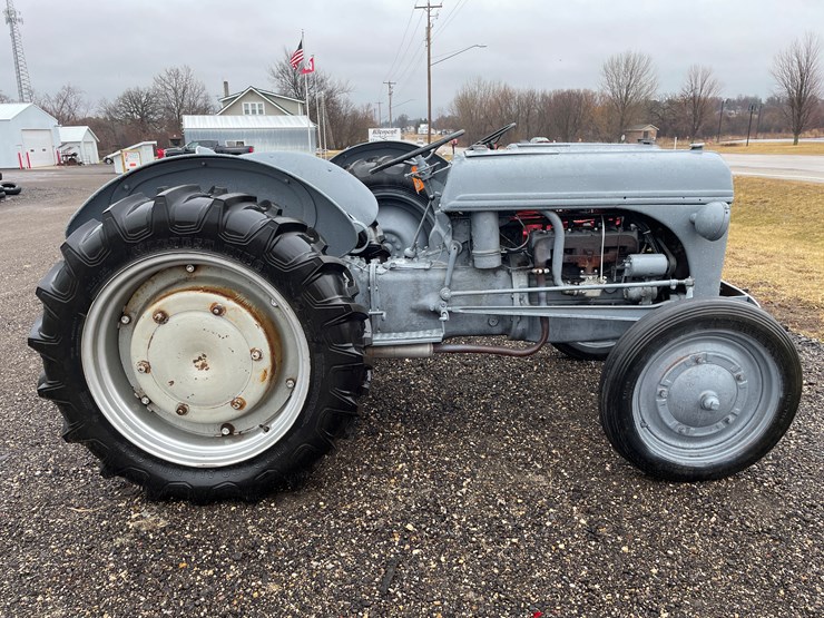 2019-ford-9n-image-4