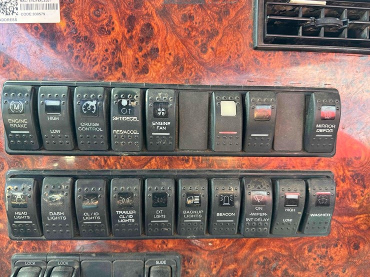 2007-western-star-4900fa-image-28