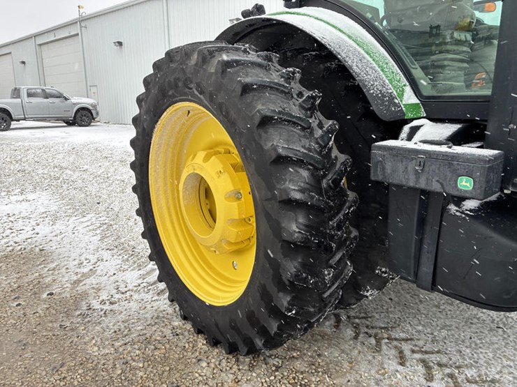 2011-john-deere-8335r-image-43