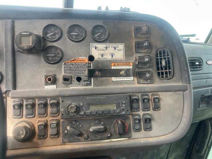 2011-peterbilt-367-image-12