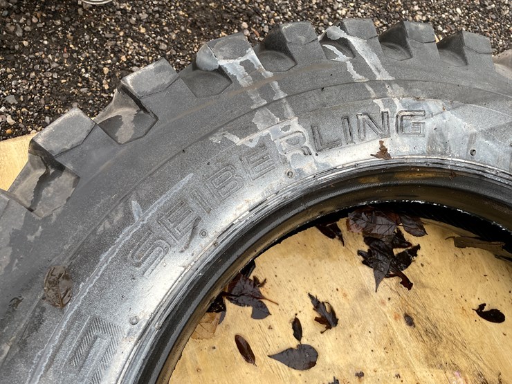 #3053-•-(2)-commuter-tires-image-10