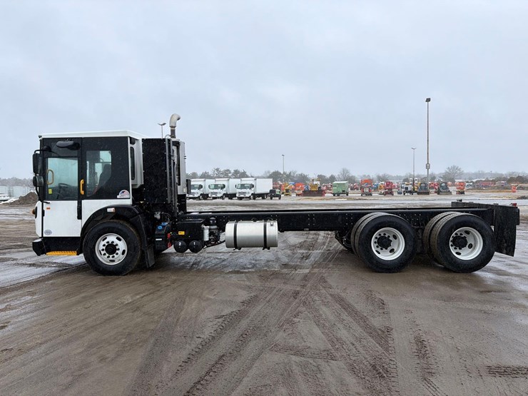 2024-dennis-eagle-proview-image-1