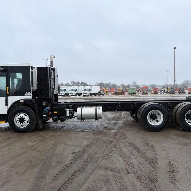 2024 DENNIS EAGLE PROVIEW