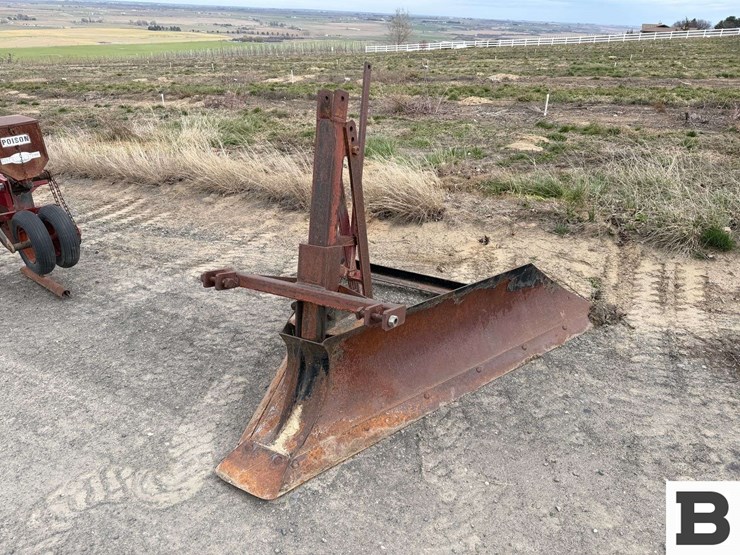 meyer-ditcher-3pt-v-ditcher-image-1